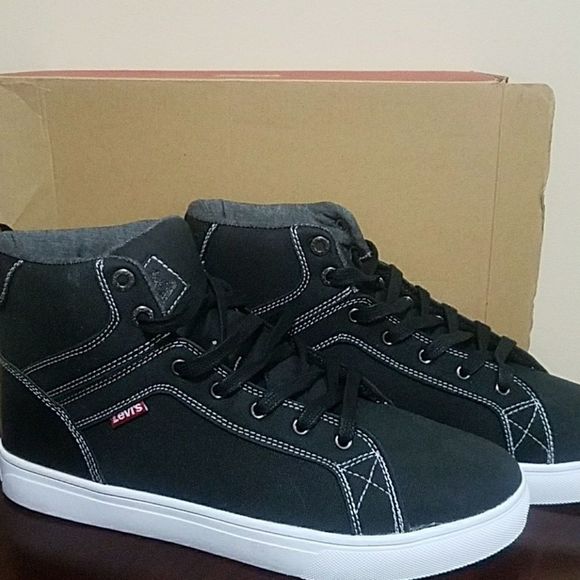 Levi's Other - 🎉 HOST PICK🎉 NWOT Levis Canvas Sneakers